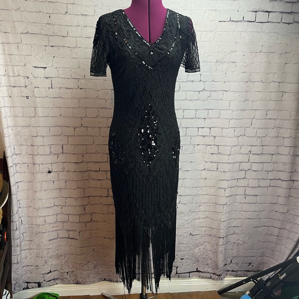 Pretty Guide size small black beaded flapper style dress